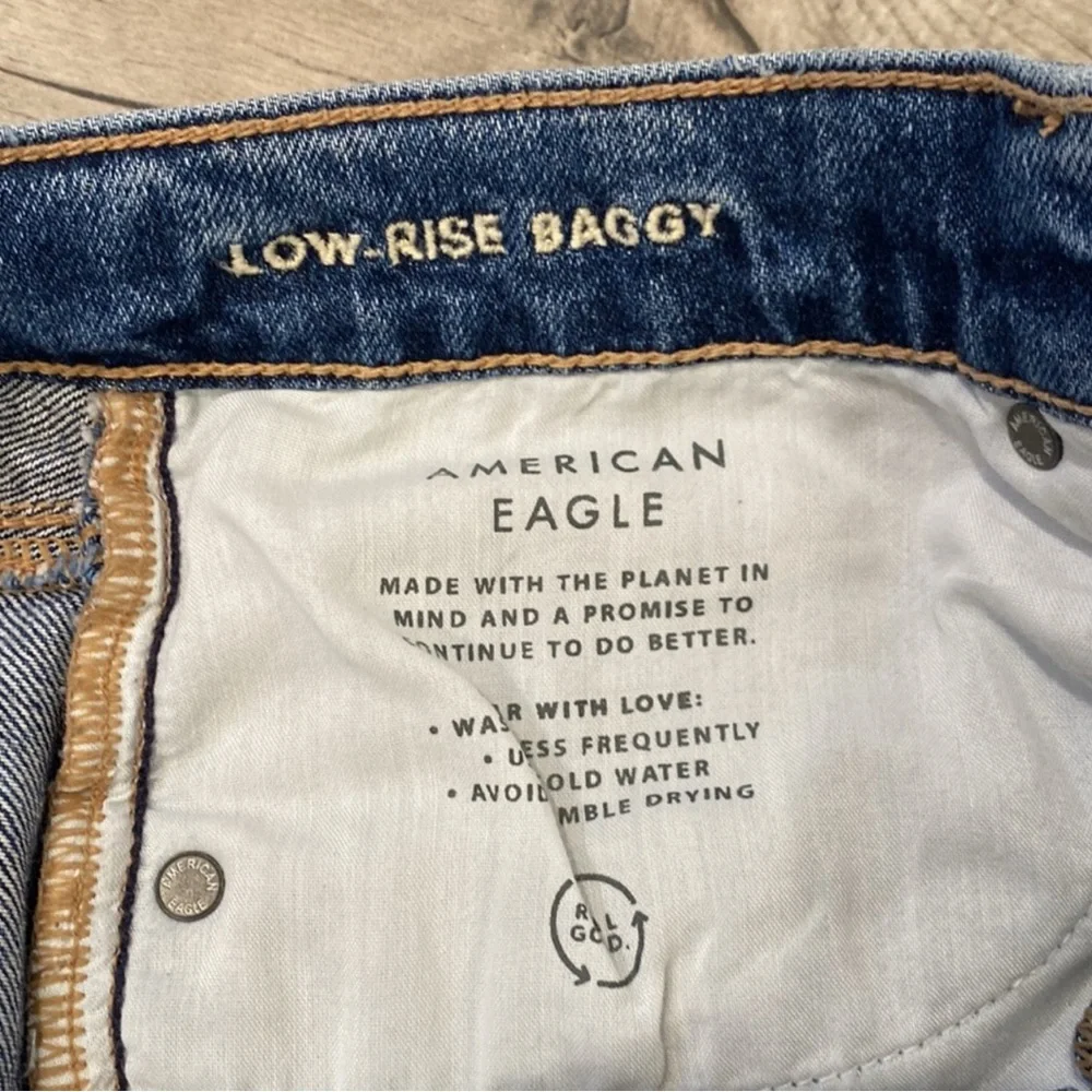 AMERICAN EAGLE Low Rise Baggy Denim Jeans - Picture 2 of 2